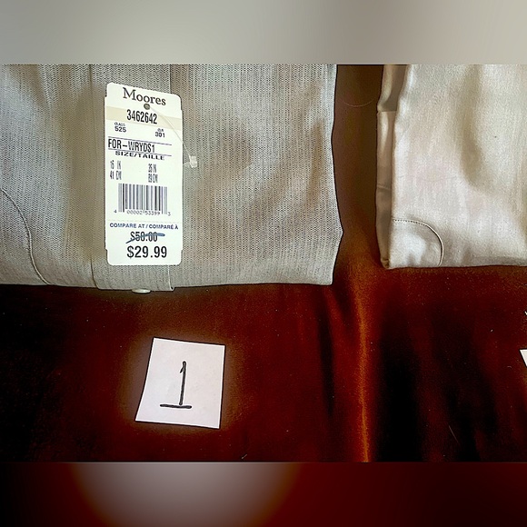 5 men’s dress shirts, never worn, multiple colours. Sizes are in the pictures. - Picture 3 of 9